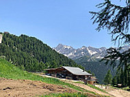 Rifugio Alpino Buffaure outside