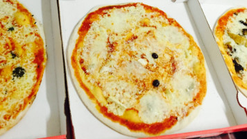 Cote Pizza inside