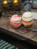 Gigi's Cupcakes food