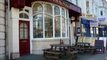The Town House Public House inside