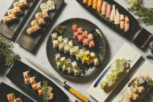 Smiling Sushi food