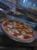Daves Pizza food