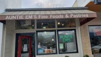 Auntie Em's Fine Foods And Pastries outside