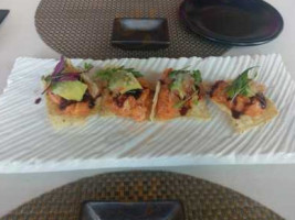Sushi Momento food