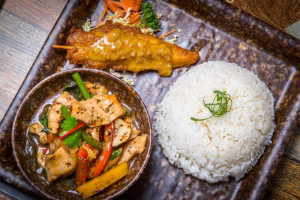 Narra Thai Asian Cuisine food