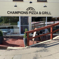 Champions Pizza outside