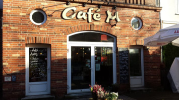 Café M outside
