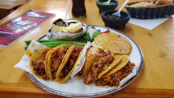 Tacos Los Arturos. food