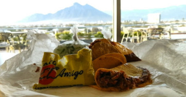 Tacos El Amigo, México inside