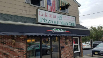 Calabria Pizza Italian Grill outside