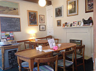Edna's Cosy Cafe food