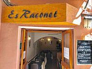 El Raconet inside