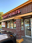 Dannay's Donuts outside