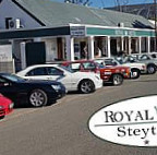 Royal Steytlerville outside
