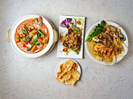 Feng Ji Chicken Rice food