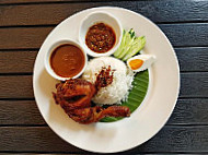 Nasi Kukus Pohon Besar food