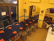 Pizzeria Trattoria Isola Bella inside