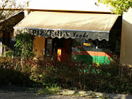 Pizzeria Da Asporto Yoghi outside