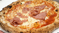 Pizzeria Dadino food