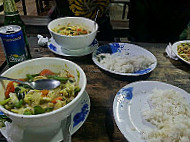 Mama Piyawan's food