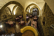 Taverna Gotica inside
