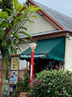 Pacific Grove Ice Cream Shoppe outside