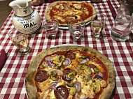 Pizzeria Jari food