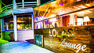 Lolas Lounge outside