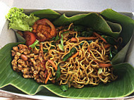 Puspa's Warung food