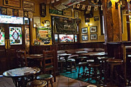 Griffin's Irish Pub inside