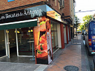 Los Bocatas De Antonio outside