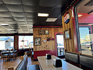 Old Hickory Inn Barbecue inside