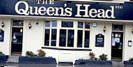 The Queen's Head outside