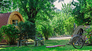 Camping Le Beauvillage outside