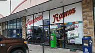 Panaderia Ramos outside