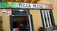 Pizza Pazza outside
