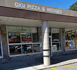 Gigi Pizza Wedges outside