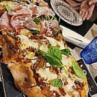 Pizzeria I Vesuviani food