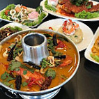 Sarah Thai Kitchen food