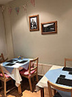 Louchi's Tearoom inside
