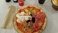 Pizzeria Centrale food