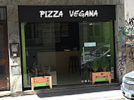 Pizza Vegana San Telmo outside