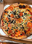 Giovanni's New York Pizza food