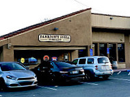 Parktown Pizza Company outside
