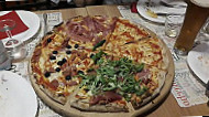 Pizzeria Castelnuovo food