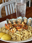 Chelle's Seafood Kitchen food