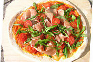 Pizza-ria Feuer Flamme food