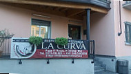 Pizzeria La Curva outside
