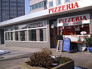 Pizzeria Tavola Calda outside