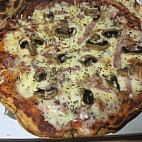Pizza Negra Baltasar Gracian food